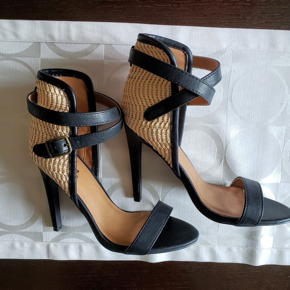 Qupid 'Interest' High Heel Pumps - Size 6